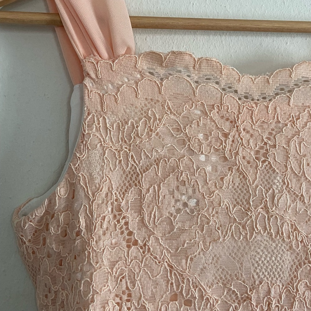 pink dress with lace - Picture 3 of 7
